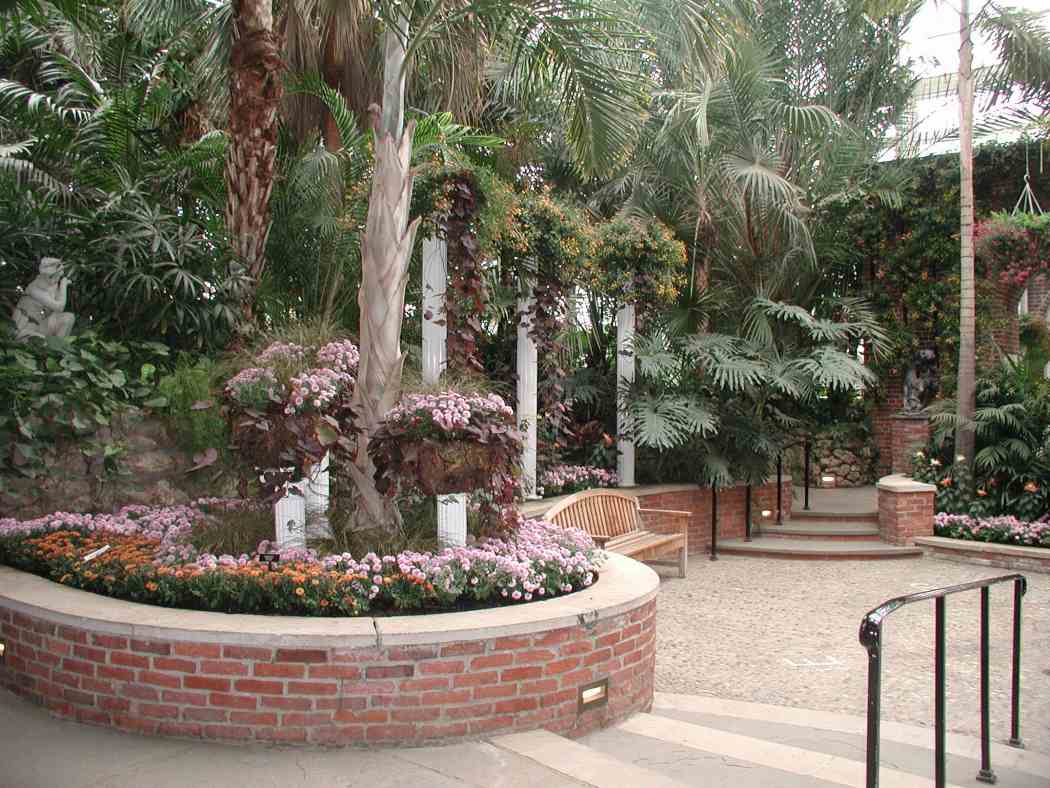 Fall Flower Show 2006: Mums and Monsters