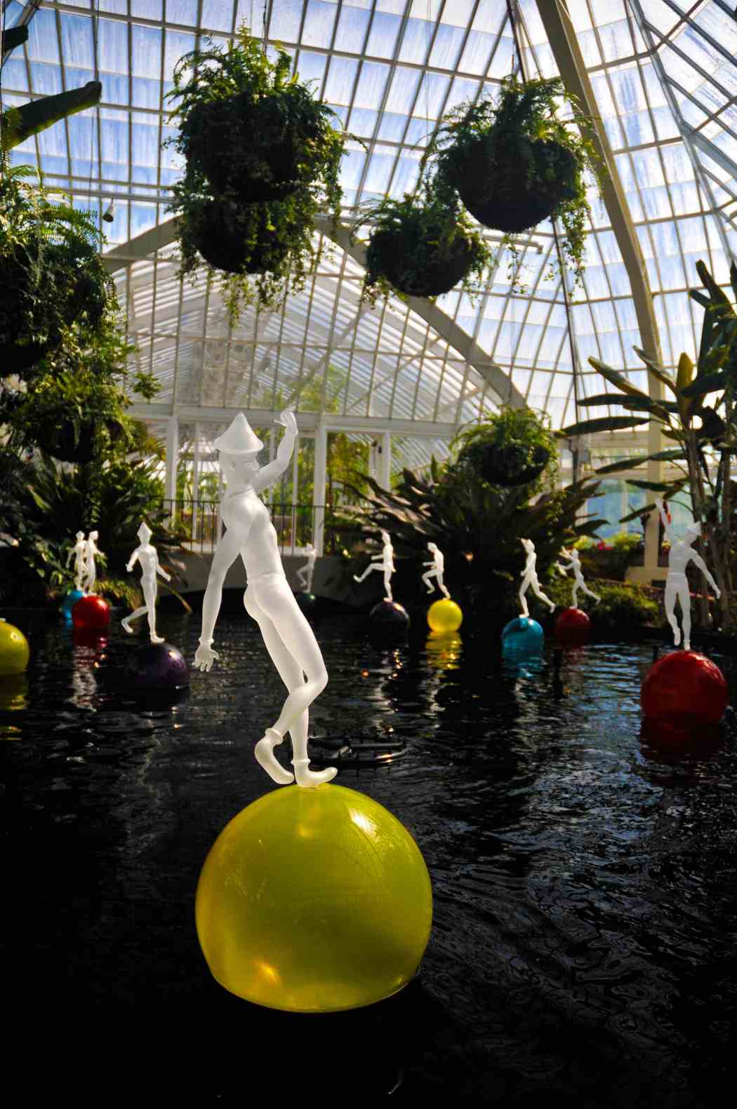 Life in the Gardens: Fräbel Glass at Phipps
