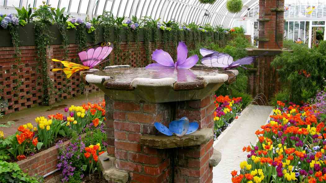 Spring Flower Show 2009: Gardens Aflutter