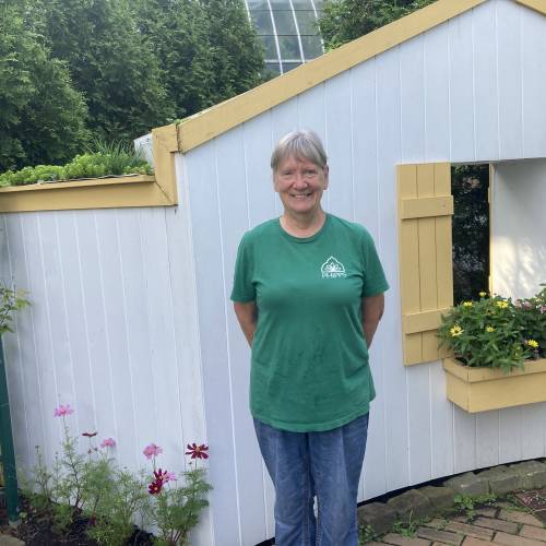 Volunteer Spotlight: Donna Showalter
