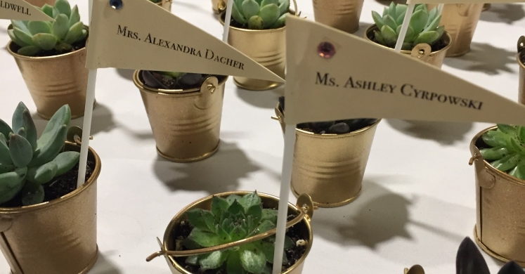Escort Cards vs. Place Cards Escort Cards vs. Place Cards