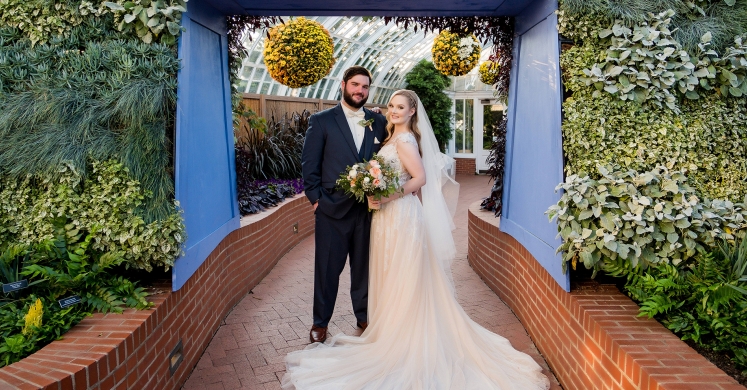 Weddings Under Glass: Kelsey and Max Weddings Under Glass: Kelsey and Max