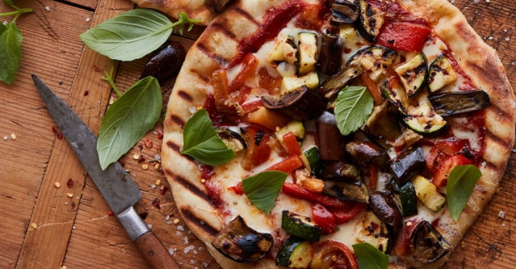 5 Ways to Brighten Up Your Next Backyard Barbecue 5 Ways to Brighten Up Your Next Backyard Barbecue
