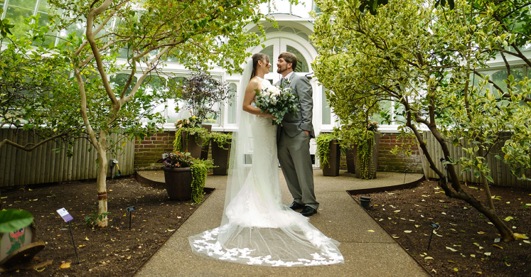 Weddings Under Glass: Jesse and Victoria Weddings Under Glass: Jesse and Victoria