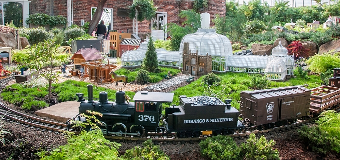Garden Railroad: Memories in Motion Garden Railroad: Memories in Motion