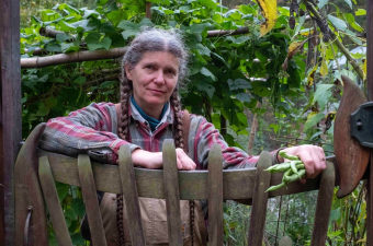 Growing Community Through Food Growing Community Through Food