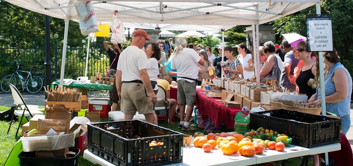 Red, Ripe and Roasted Tomato and Garlic Festival Red, Ripe and Roasted Tomato and Garlic Festival